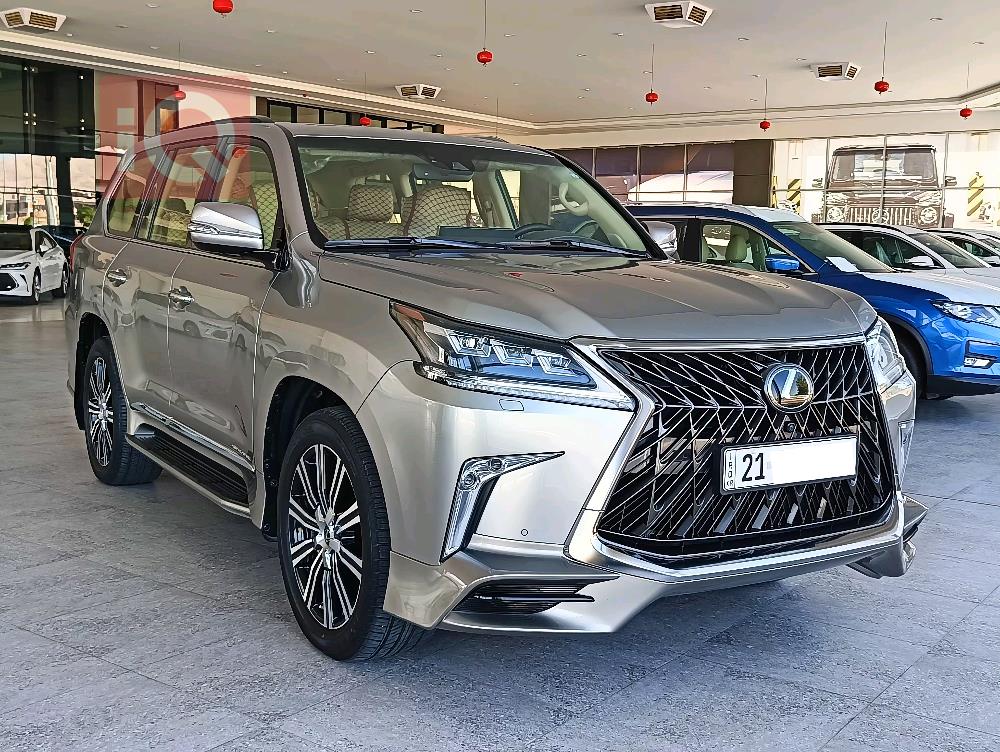 Lexus LX